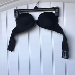 Black Victoria’s Secret bra